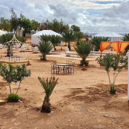 Fox Luxury Desert Camp 梅尔祖卡 外观 照片